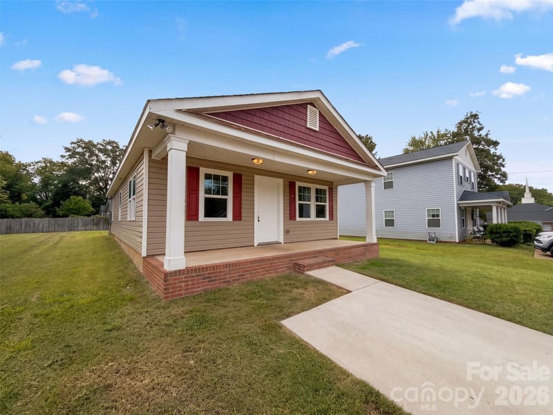 109 Lakewood Avenue, Charlotte, NC - 3 beds, 1 bath, 1,098 sqft - $244,000