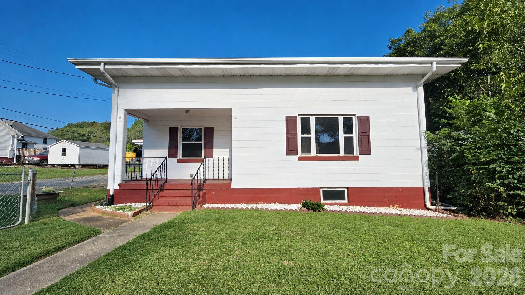 114 School St, Belmont, NC 28012. property listing photo