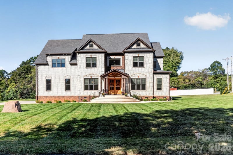9110 Dylan Ridge Court, Concord, NC - 4 beds, 5.5 baths, 4,025 sqft - $1,159,000