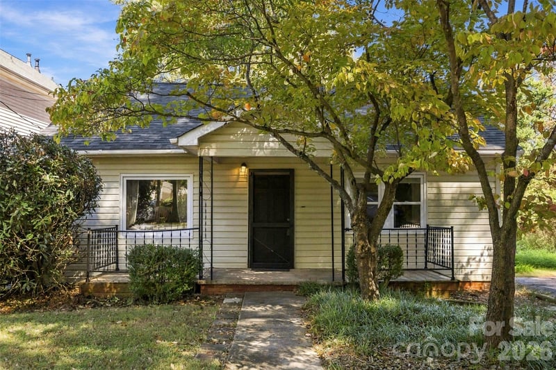 220 Armour Street, Davidson, NC - 5 beds, 0.5 baths, 2,723 sqft - $795,000
