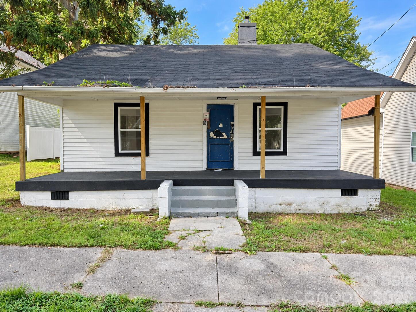 930 4th St, Statesville, NC 28677. property listing photo