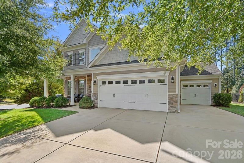 9038 Loch Glen Way, Charlotte, NC - 5 beds, 4 baths, 2,818 sqft - $520,000
