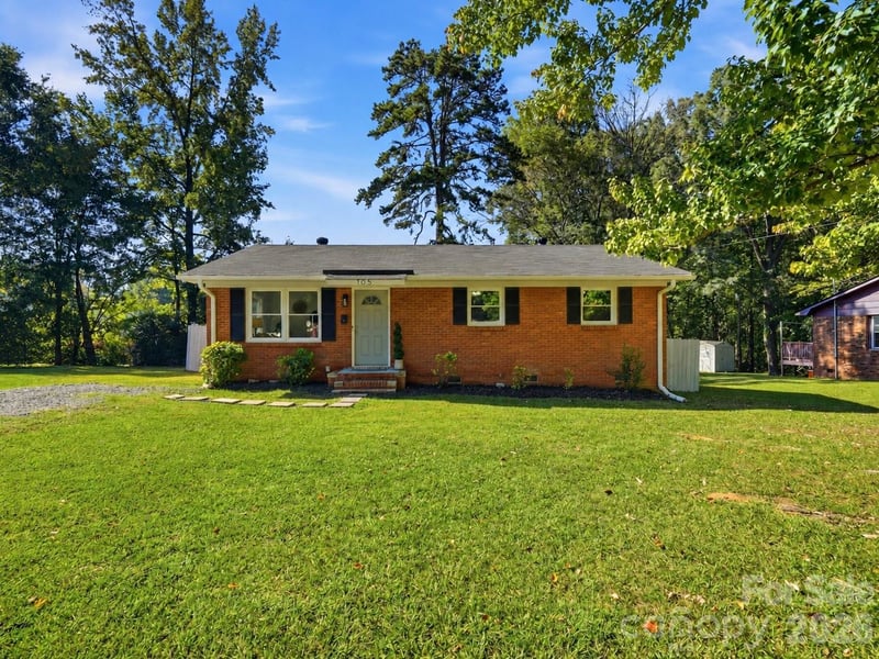 105 McGee Street, Fort Mill, SC - 3 beds, 2 baths, 1,160 sqft - $350,000