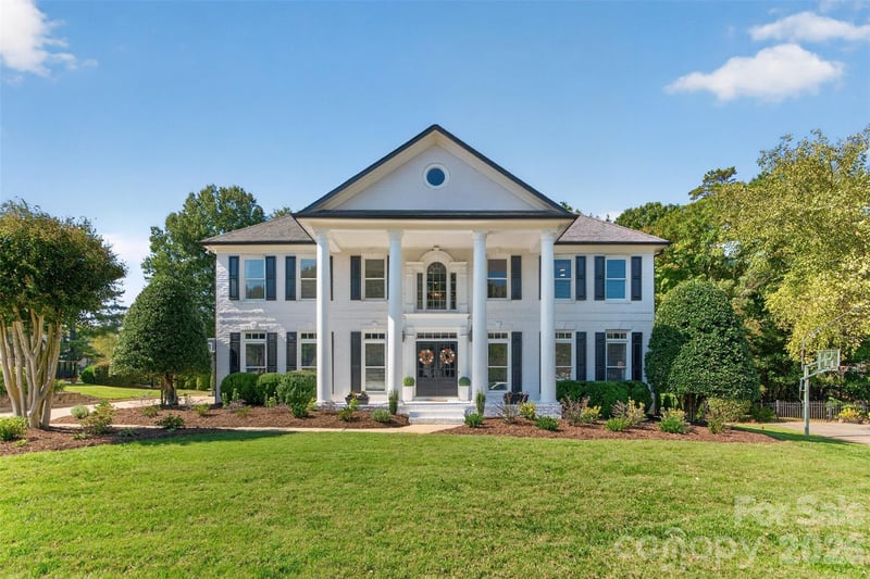 8634 Woodmere Crossing Drive, Charlotte, NC - 4 beds, 4.5 baths, 4,846 sqft - $1,550,000