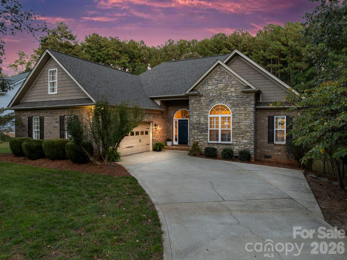 4144 Isle Of Pines Dr, Denver, NC 28037. property listing photo