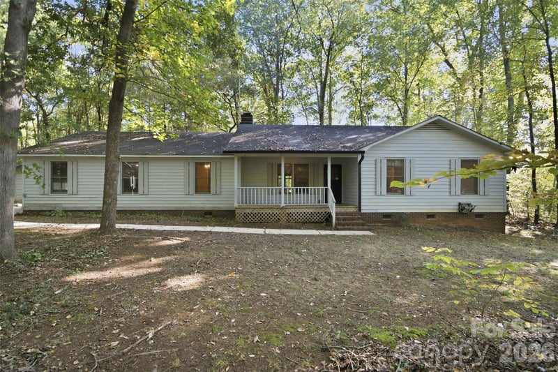 8607 Wellington Lane, Harrisburg, NC - 3 beds, 2 baths, 2,064 sqft - $425,000