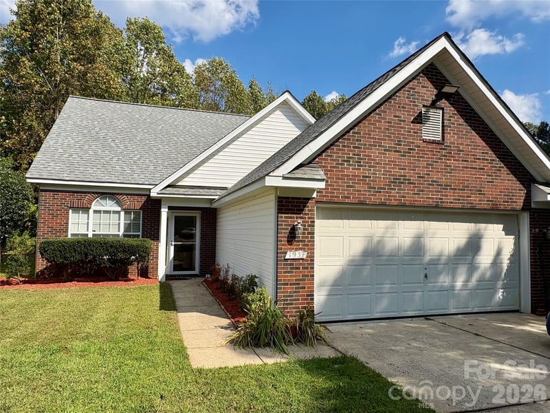 1937 Decatur Court, Charlotte, NC - 3 beds, 2.5 baths, 1,782 sqft - $350,000
