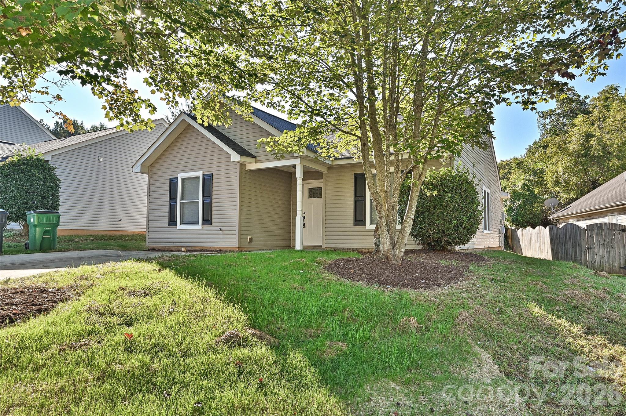 1610 Forest Stream Ct, Charlotte, NC 28213. property listing photo