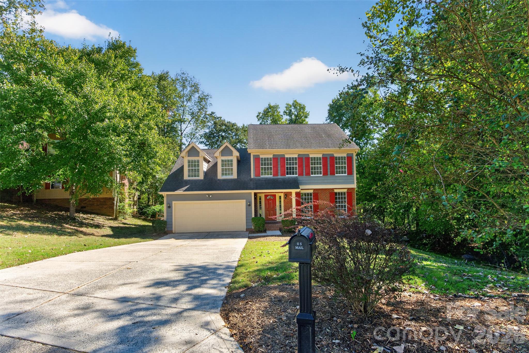12427 Woodside Falls Rd, Pineville, NC 28134. property listing photo