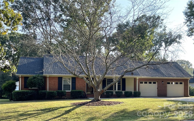 204 General J E Johnston Street, Stanley, NC - 3 beds, 2 baths, 1,551 sqft - $425,000