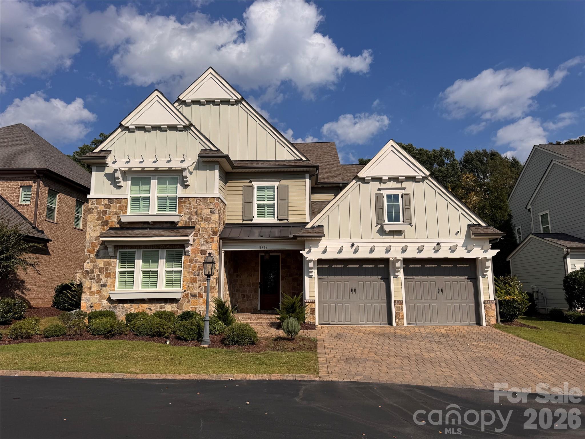 8916 Blakeney Dr, Charlotte, NC 28277. property listing photo