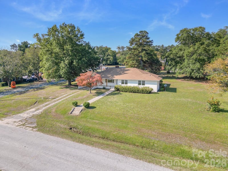 212 S Sycamore Street, Pageland, SC - 4 beds, 2 baths, 2,001 sqft - $300,000
