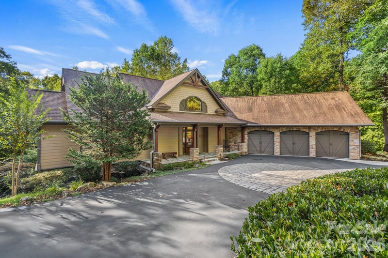 123 Pinnacle Peak Lane, Flat Rock, NC - 3 beds, 3.5 baths, 4,249 sqft - $1,250,000