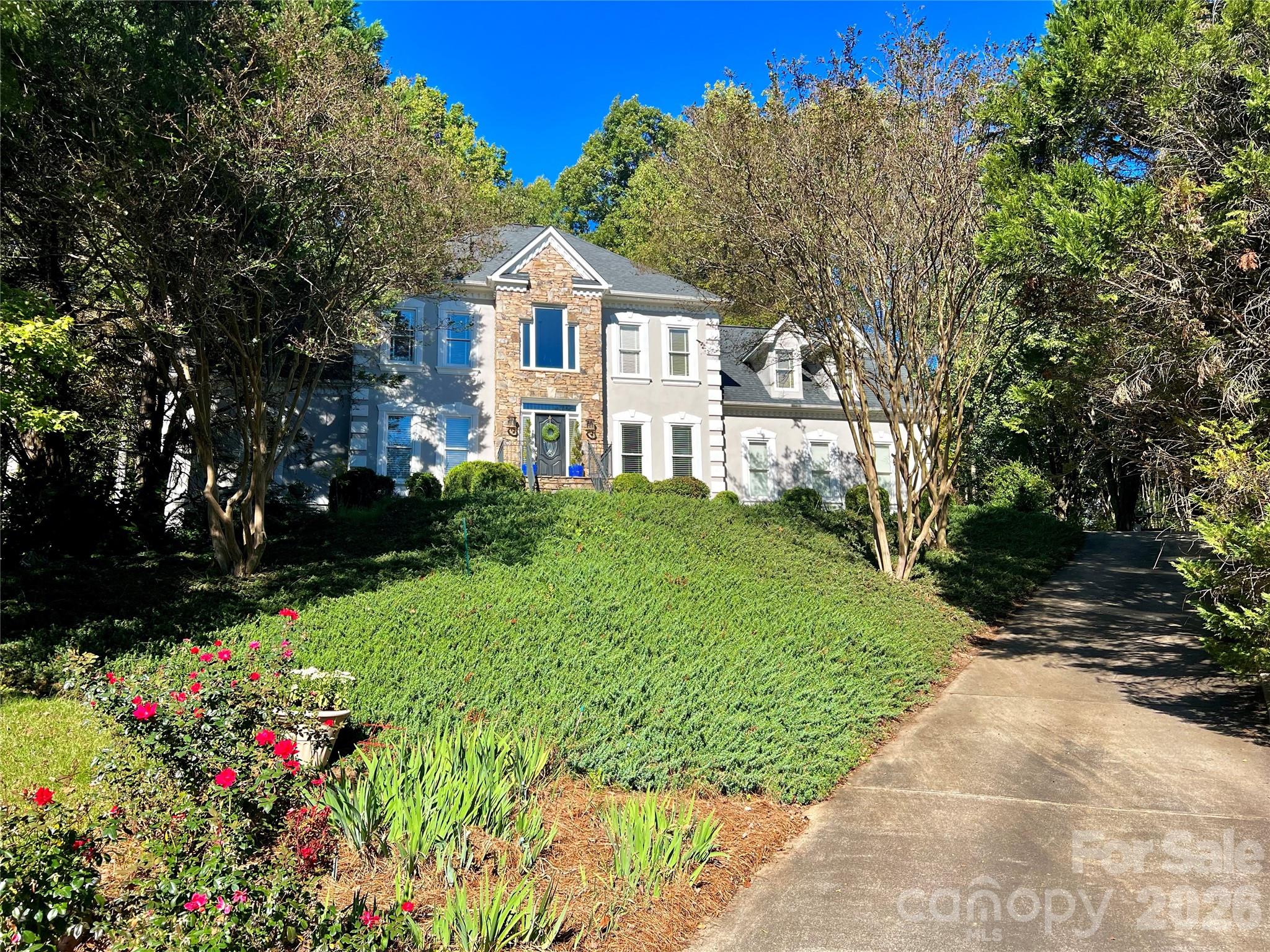 861 Kings Crossing Dr, Concord, NC 28027. property listing photo
