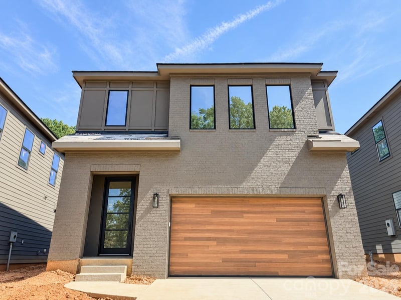 725 E 28th Street, Charlotte, NC - 4 beds, 2.5 baths, 2,699 sqft - $1,100,000