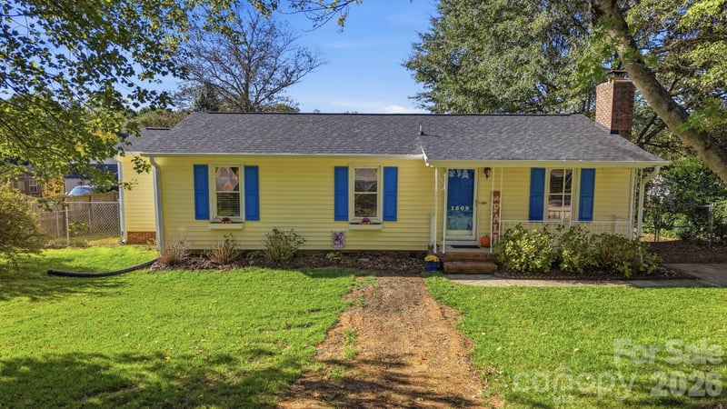1509 Yellowstone Court, Gastonia, NC - 3 beds, 2 baths, 1,147 sqft - $250,000