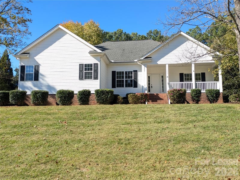 209 Harbor Landing Drive, Mooresville, NC - 3 beds, 2.5 baths - $2,500/mo