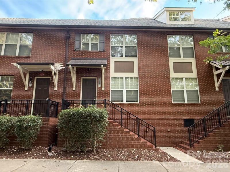 128 Steinbeck Way D, Mooresville, NC - 2 beds, 2.5 baths, 1,386 sqft - $1,500/mo