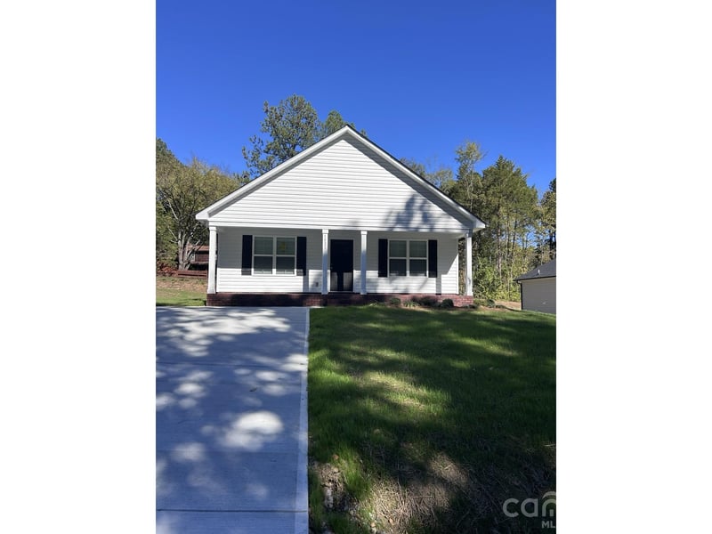 1021 Alabama Street, Kannapolis, NC - 3 beds, 2 baths, 1,332 sqft - $310,000