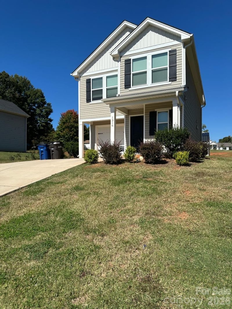 1316 Yadkin Street, Statesville, NC - 3 beds, 2 baths, 1,566 sqft - $295,000