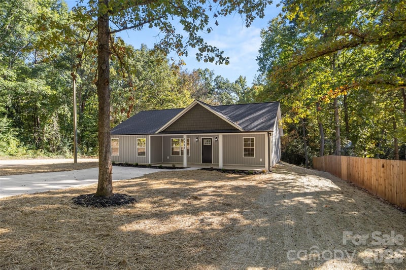 1922 Fender Lane, Lancaster, SC - 3 beds, 2 baths, 1,288 sqft - $285,000