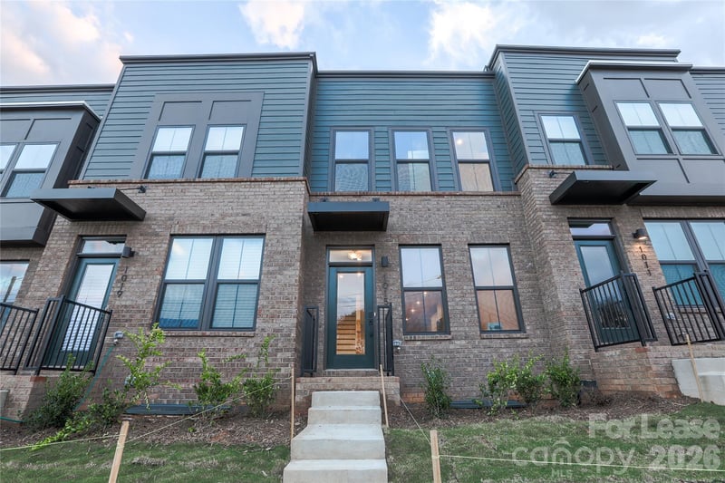 1015 Simcoe Lane, Charlotte, NC - 3 beds, 3.5 baths - $2,075/mo