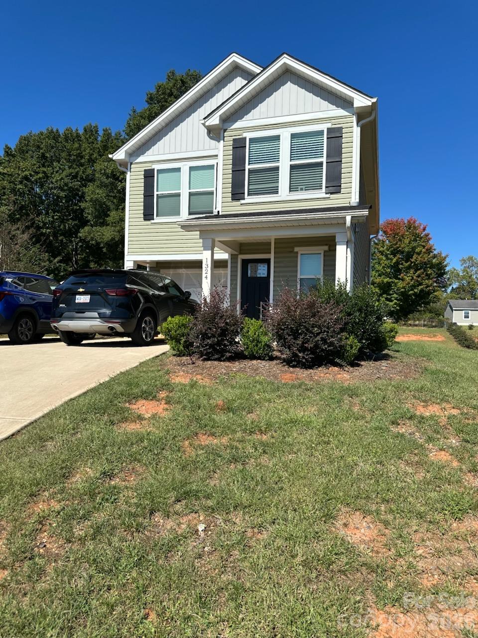 1324 Yadkin St, Statesville, NC 28677. property listing photo
