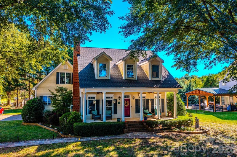 15906 Bayshore Drive, Huntersville, NC - 3 beds, 2.5 baths, 2,695 sqft - $795,000