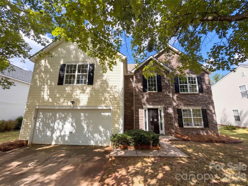 815 Southridge Drive, Monroe, NC - 4 beds, 2.5 baths, 2,424 sqft - $365,000