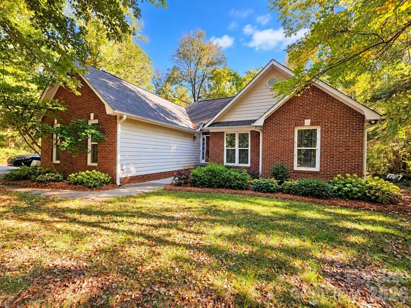 7313 Veranda Drive, Waxhaw, NC - 3 beds, 2 baths, 1,453 sqft - $395,000