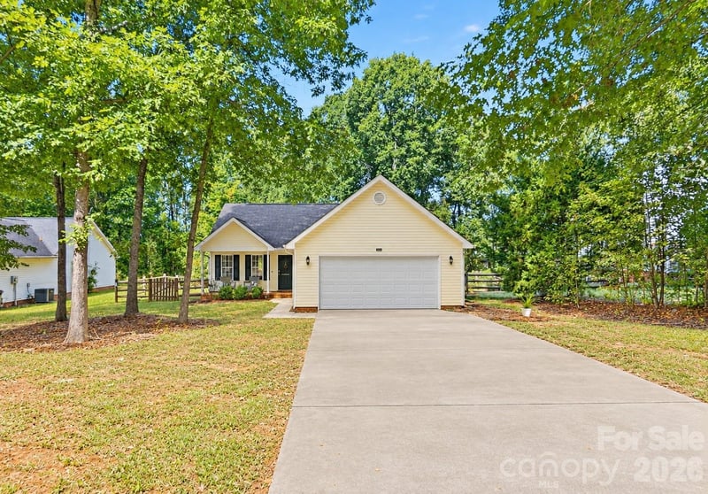 2116 Gambrel Way, Monroe, NC - 3 beds, 2 baths, 1,294 sqft - $325,000