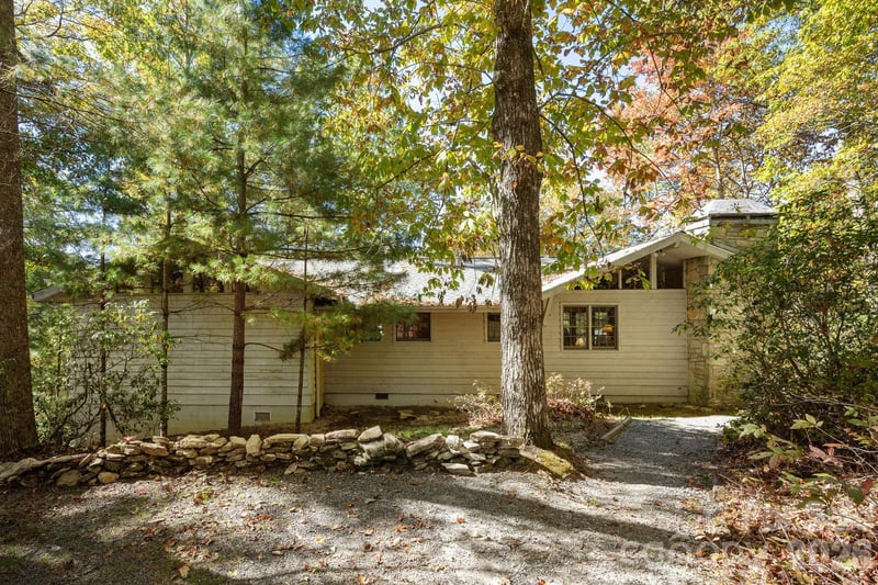 191 Friar Tuck Lane, Brevard, NC - 2 beds, 2 baths, 1,740 sqft - $469,000