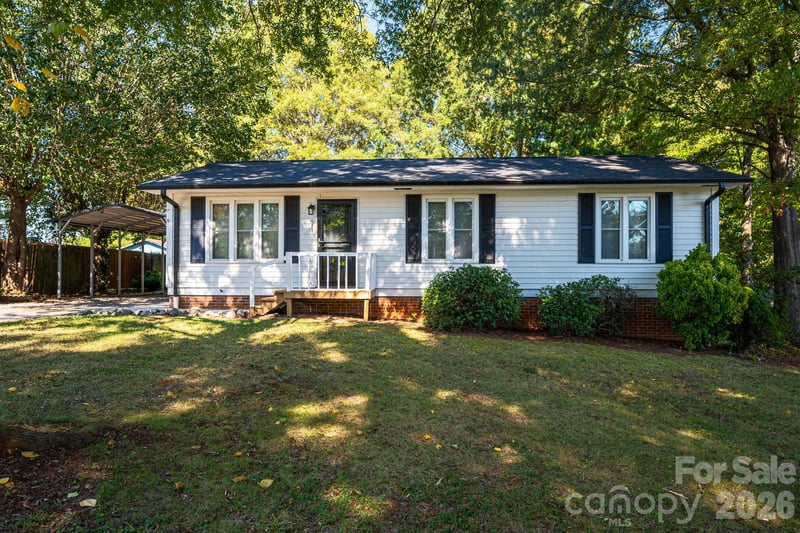 413 E Klutz Street, Maiden, NC - 3 beds, 1.5 baths, 1,021 sqft - $239,900