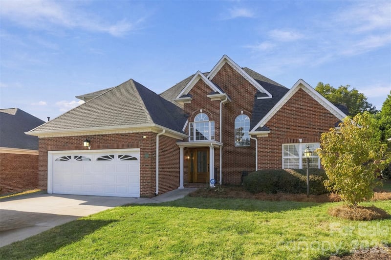 2146 Pinefield Court, Gastonia, NC - 3 beds, 2.5 baths, 1,933 sqft - $475,000