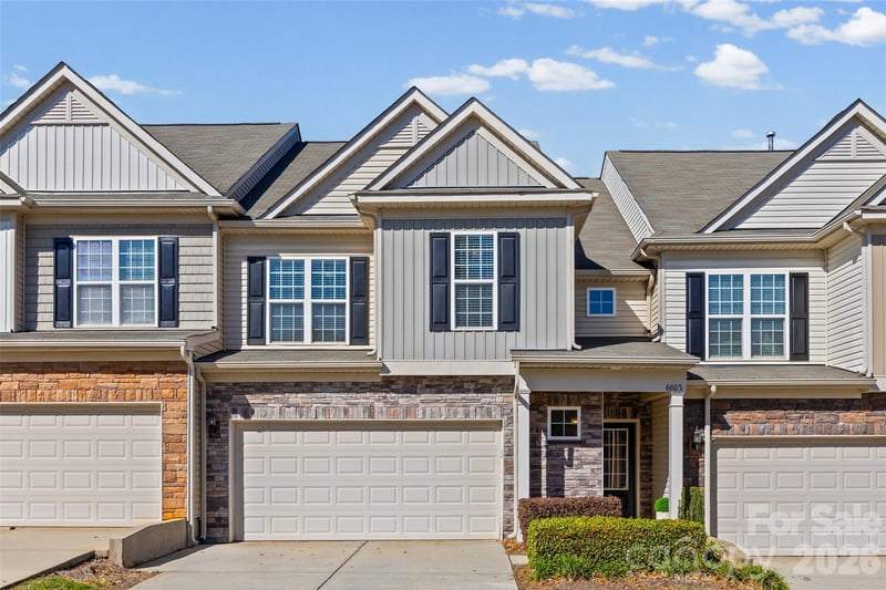 6607 Portland Rose Lane, Charlotte, NC - 3 beds, 2.5 baths, 1,895 sqft - $465,000