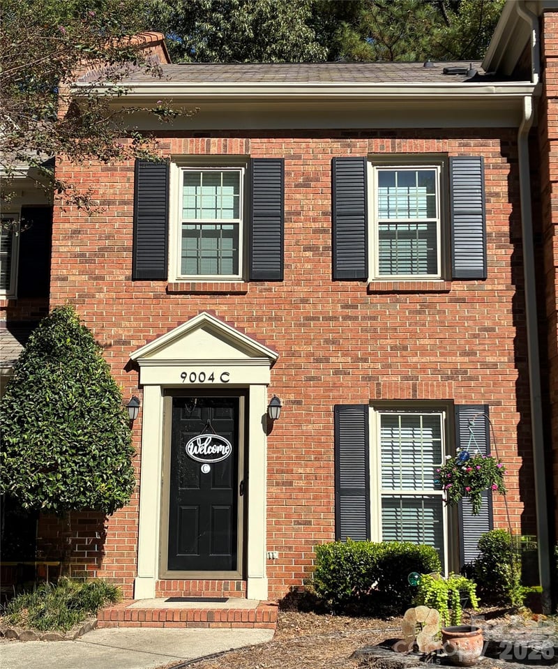 9004-C Nolley Court, Charlotte, NC - 2 beds, 1.5 baths, 1,162 sqft - $284,900