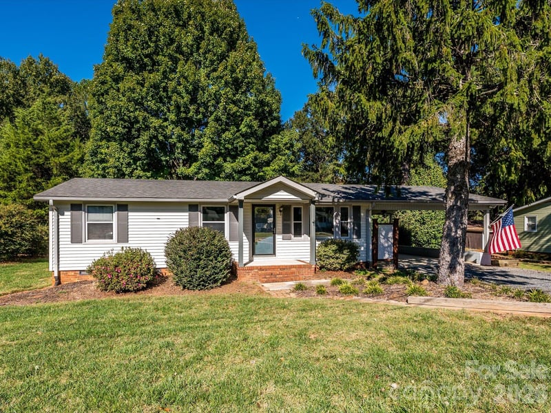 3714 Fieldcrest Circle NW, Concord, NC - 2 beds, 1 bath, 1,066 sqft - $235,000