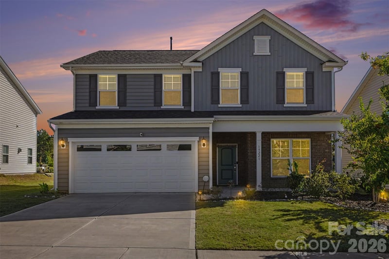 19221 Yellow Birch Drive, Charlotte, NC - 4 beds, 2.5 baths, 2,344 sqft - $520,000