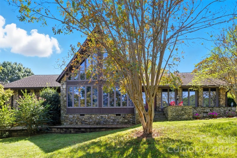 1515 Heatherloch Drive, Gastonia, NC - 2 beds, 2 baths, 2,898 sqft - $539,900