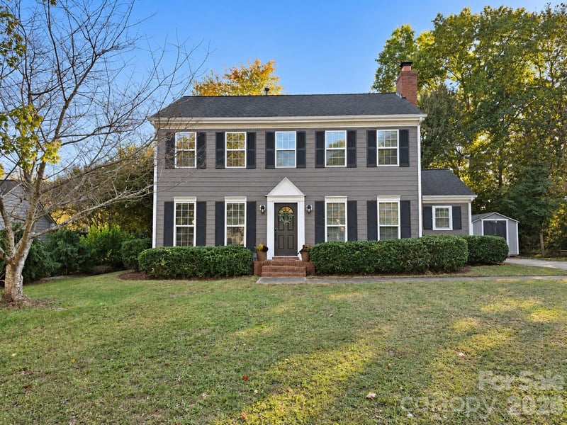 8730 Fieldgate Drive, Charlotte, NC - 3 beds, 2.5 baths, 2,680 sqft - $469,000