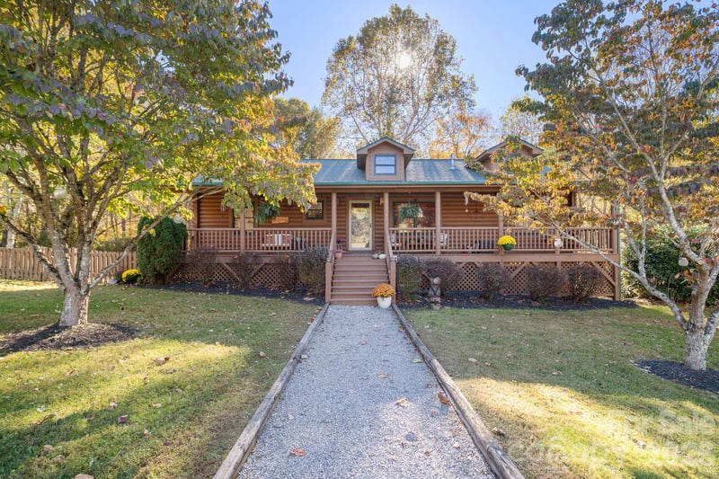 91 Tibi Lane, Waynesville, NC - 3 beds, 3 baths, 2,303 sqft - $599,900