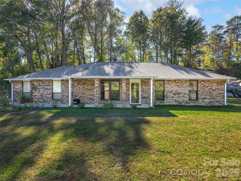 110 Shelly Drive, Hendersonville, NC - 3 beds, 2 baths, 1,242 sqft - $375,000