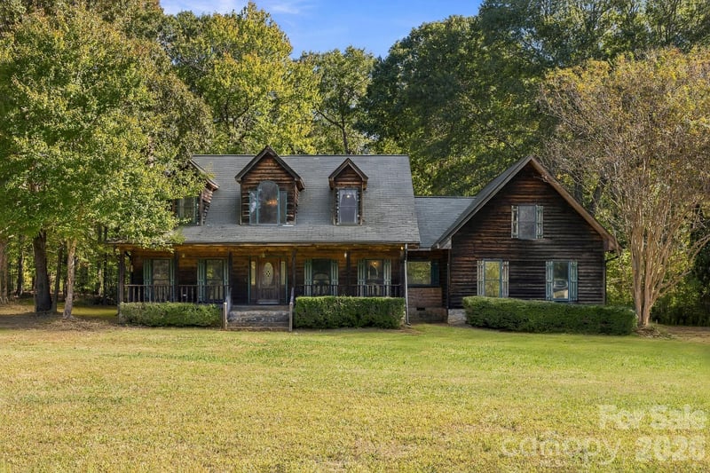 1130 Beamguard Road, Clover, SC - 3 beds, 2.5 baths, 2,642 sqft - $524,900