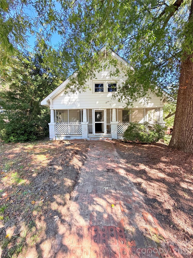 424 Calhoun Street, Salisbury, NC - 3 beds, 1 bath, 1,227 sqft - $215,000