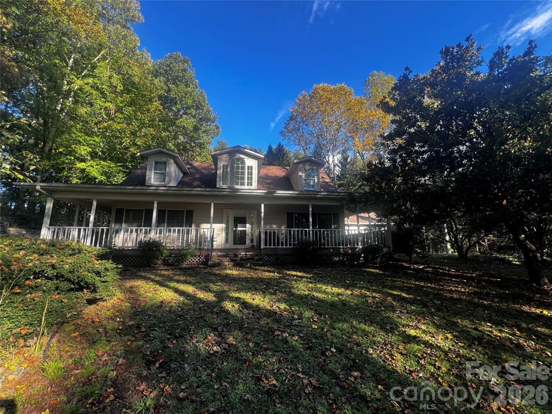 13 Pinecrest Drive, Brevard, NC - 3 beds, 3.5 baths, 2,618 sqft - $650,000
