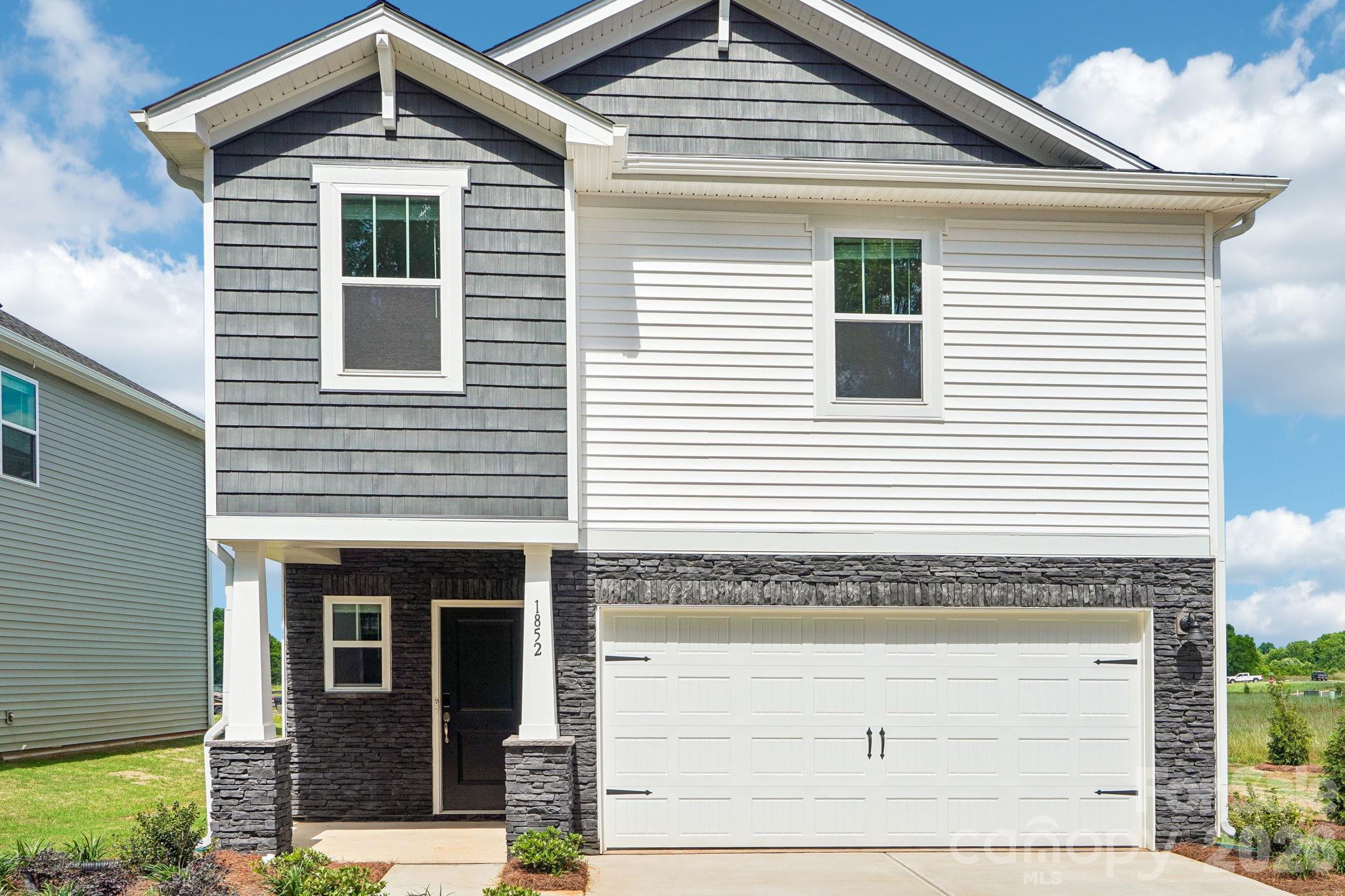 2621 Celestial Dr, Newton, NC 28658. property listing photo