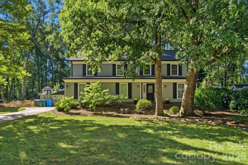 834 Winter Wood Drive, Matthews, NC - 4 beds, 3.5 baths, 2,937 sqft - $525,000