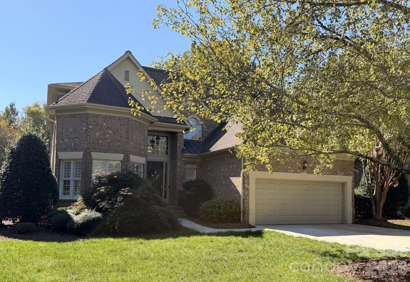 5637 Fairway View Drive, Charlotte, NC - 4 beds, 3.5 baths, 3,211 sqft - $1,025,000
