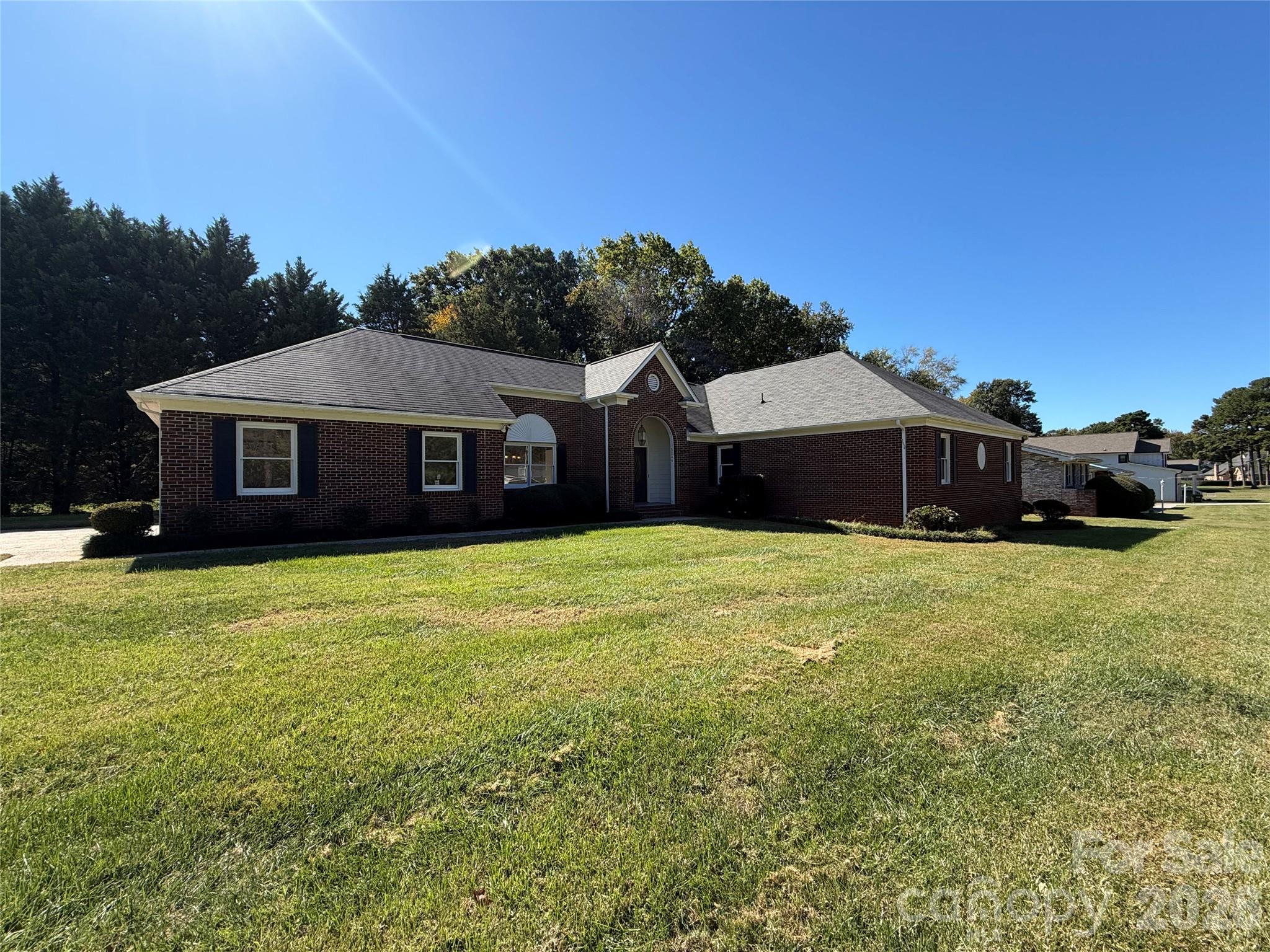 5244 Dayan Dr, Charlotte, NC 28216. property listing photo