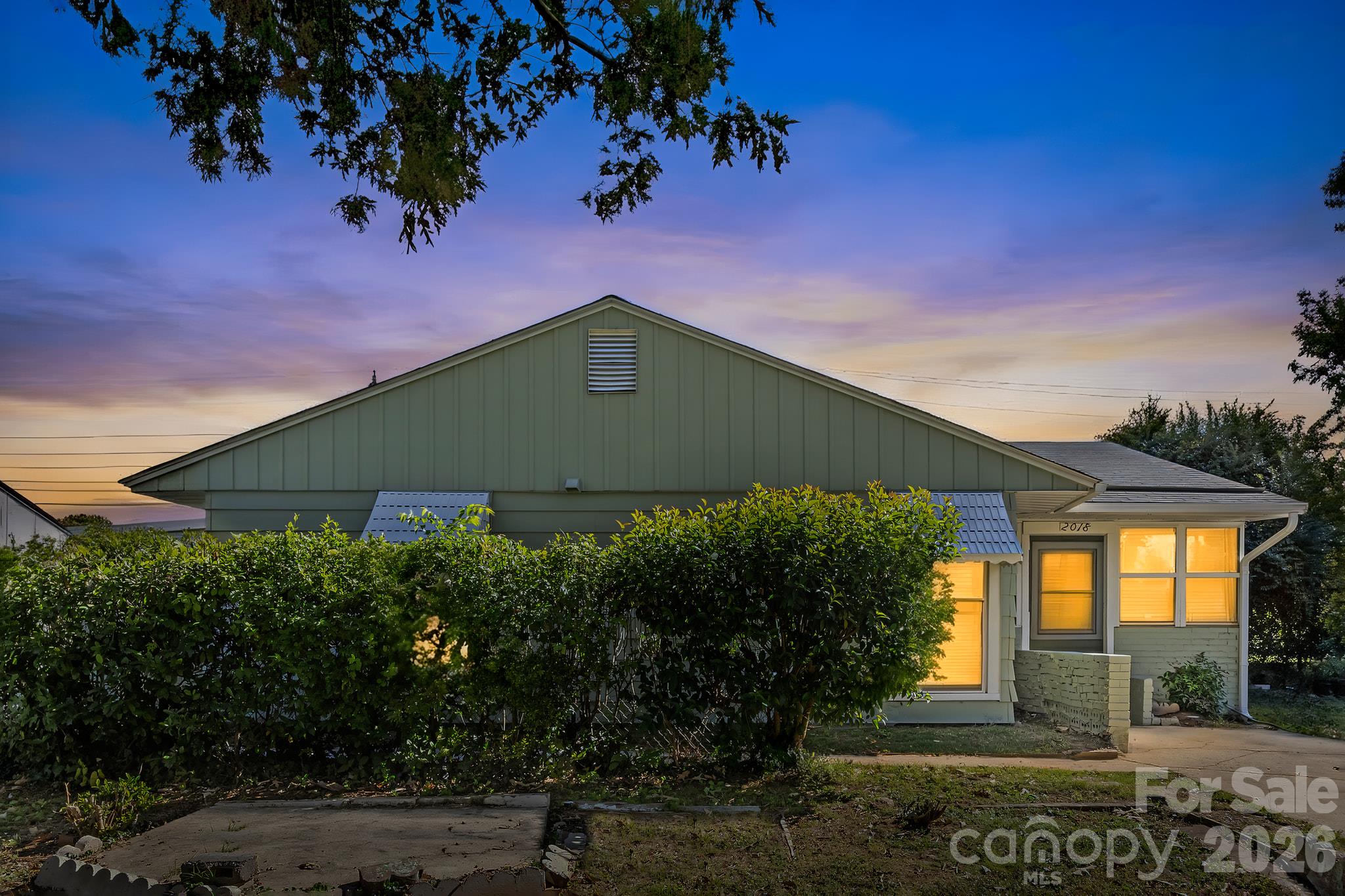 2018 Quentin St, Charlotte, NC 28216. property listing photo